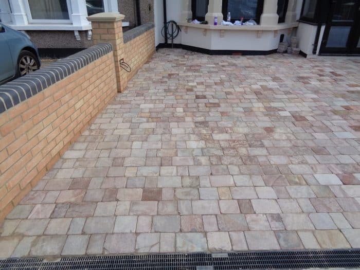 Amber Quartz mixed size quartzite block paving