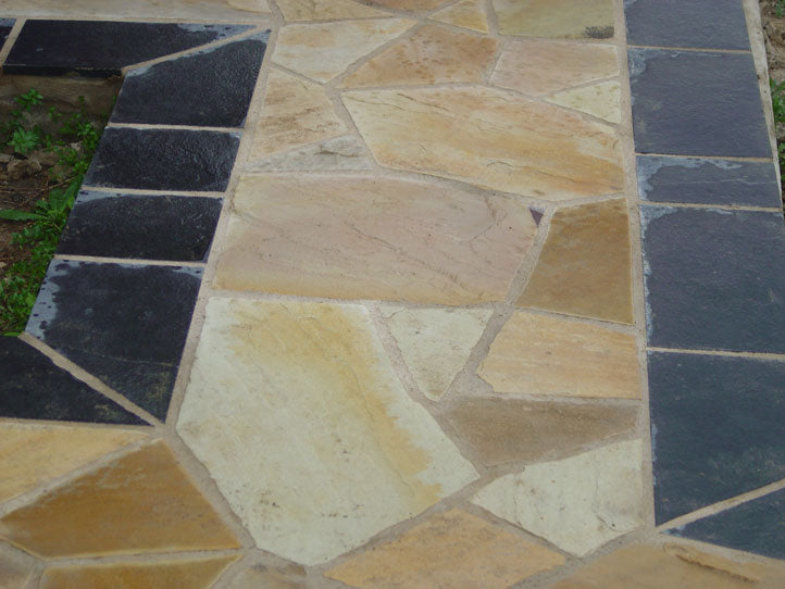 Paveworld Mint Fossil crazy paving natural sandstone detail