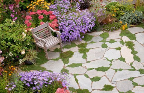 Paveworld Raj Green crazy paving showing natural sandstone variation