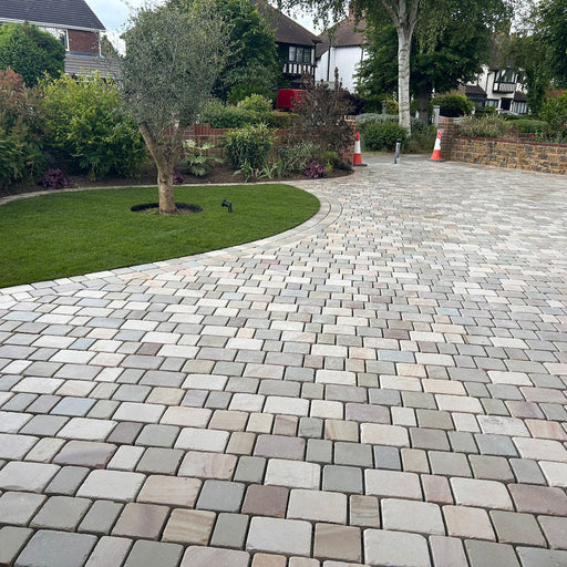 Santa Fee mixed size tumbled sandstone driveway block paving