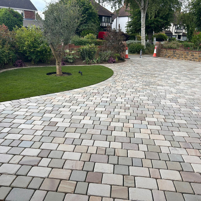 Santa Fee mixed size tumbled sandstone driveway block paving