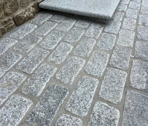 Paveworld Silver Grey Granite 200 x 100mm cropped tumbled cobbles setts